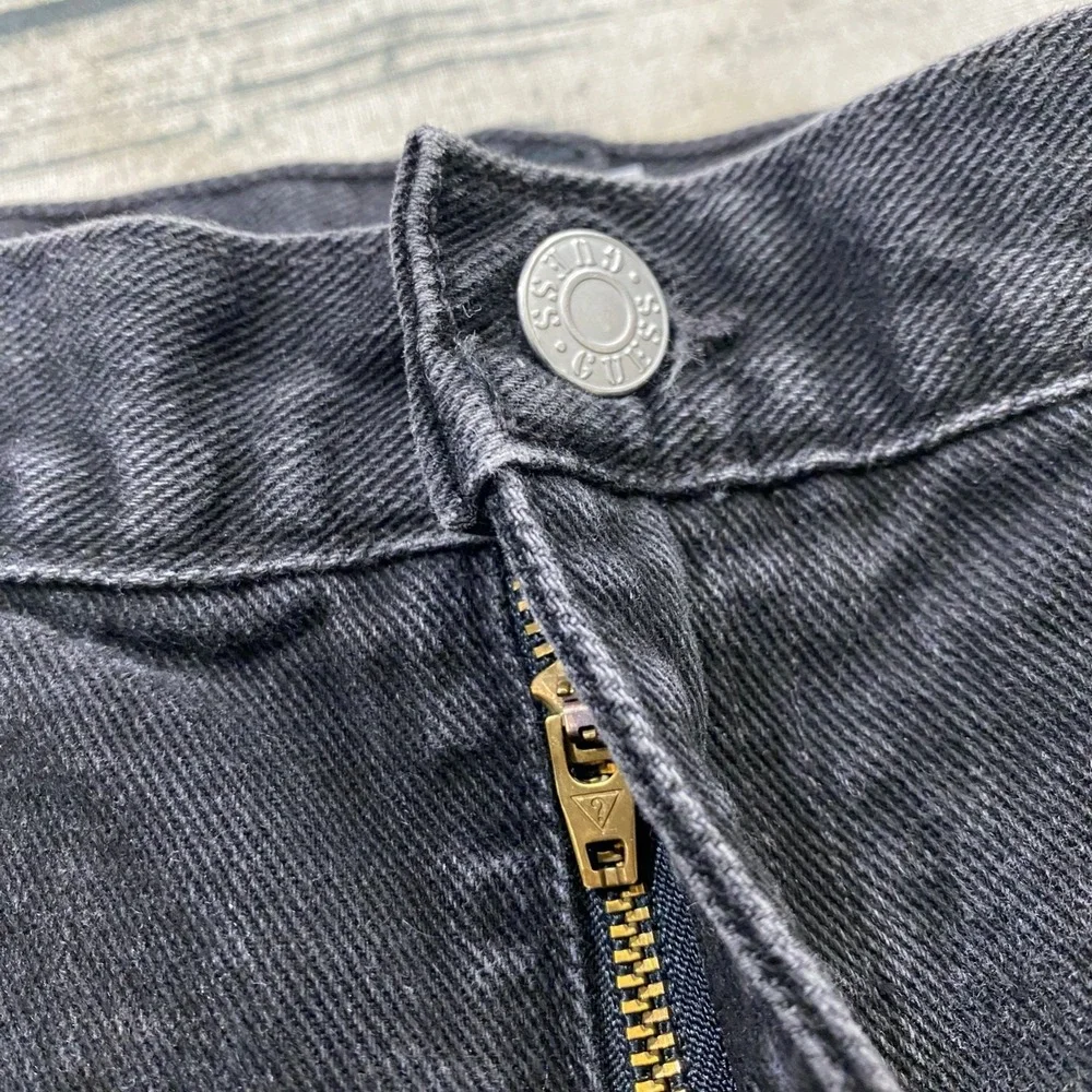 Guess Mens 36 (Fits 34x31) Straight Fit Vtg 90s Y2K Denim Jeans Black‎ Whiskers